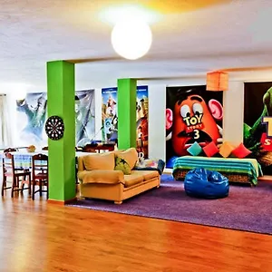  Apartment Coloured Studio